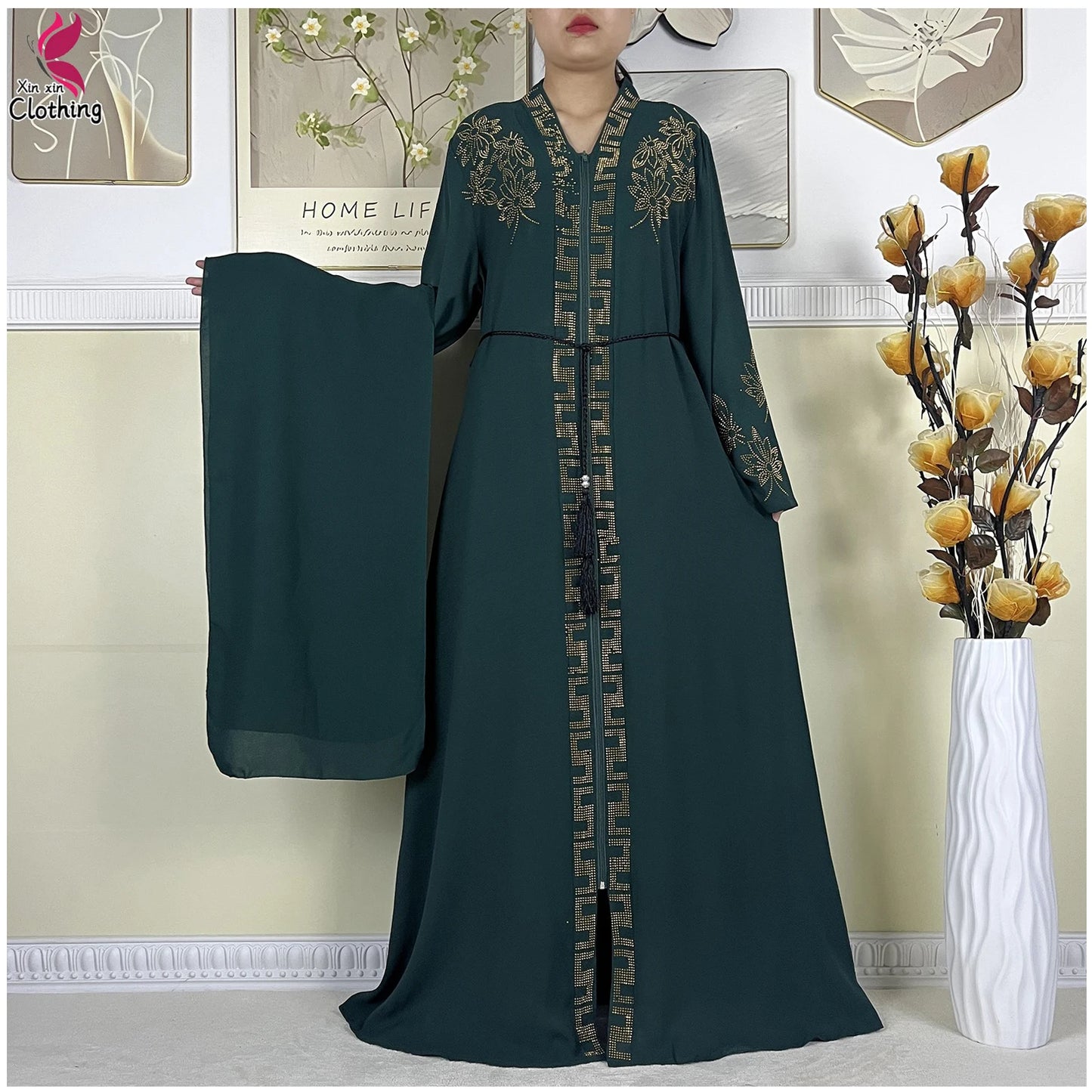 Elegant Long-Sleeve Muslim Abaya with Turban – Chain Detail & Modest Fit