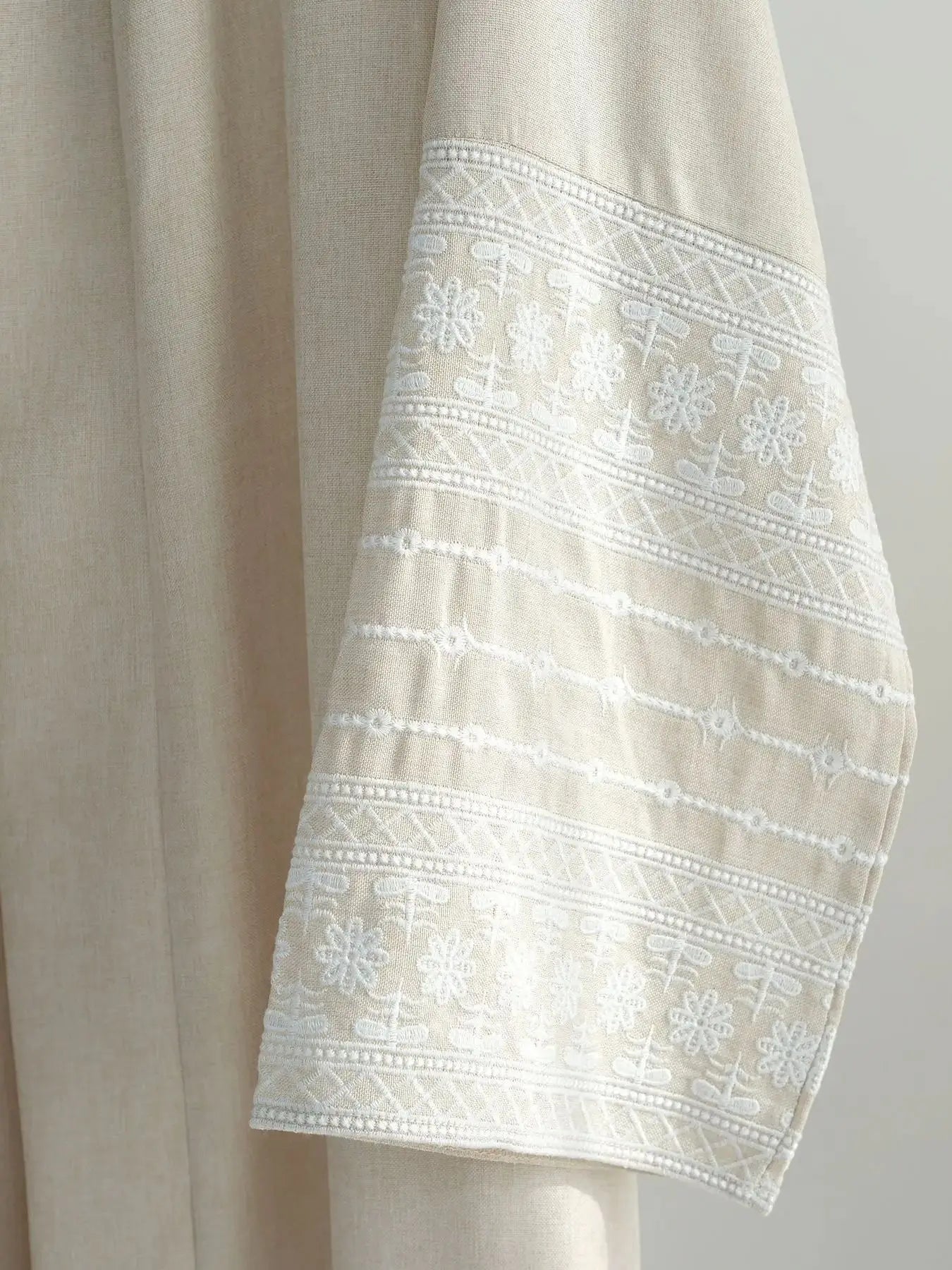 Embroidered Abaya Kimono-Style Oversized Robe with Belt for Muslim Women
