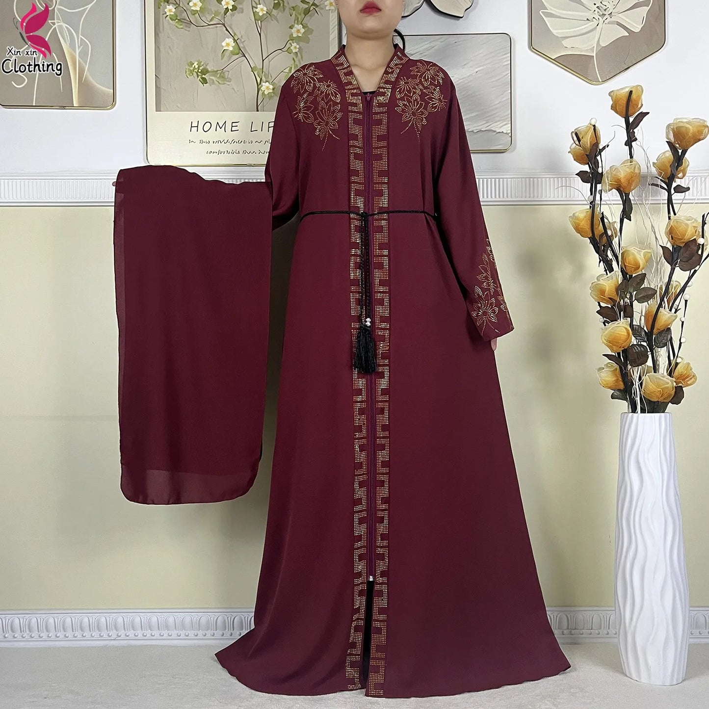 Elegant Long-Sleeve Muslim Abaya with Turban – Chain Detail & Modest Fit