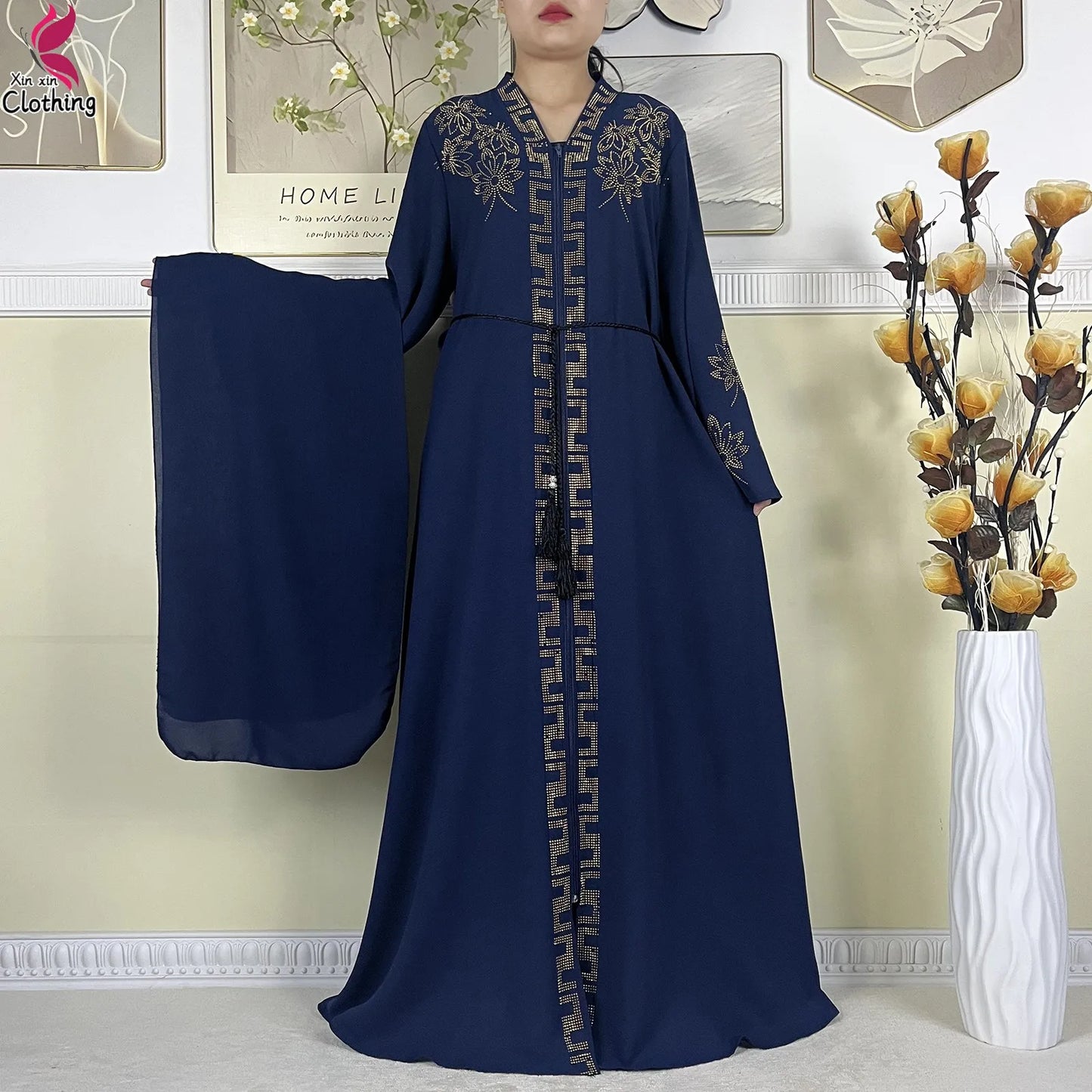 Elegant Long-Sleeve Muslim Abaya with Turban – Chain Detail & Modest Fit